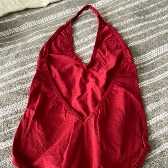 3/20$ FASHIONNOVA red open back bodysuit - Picture 3 of 3